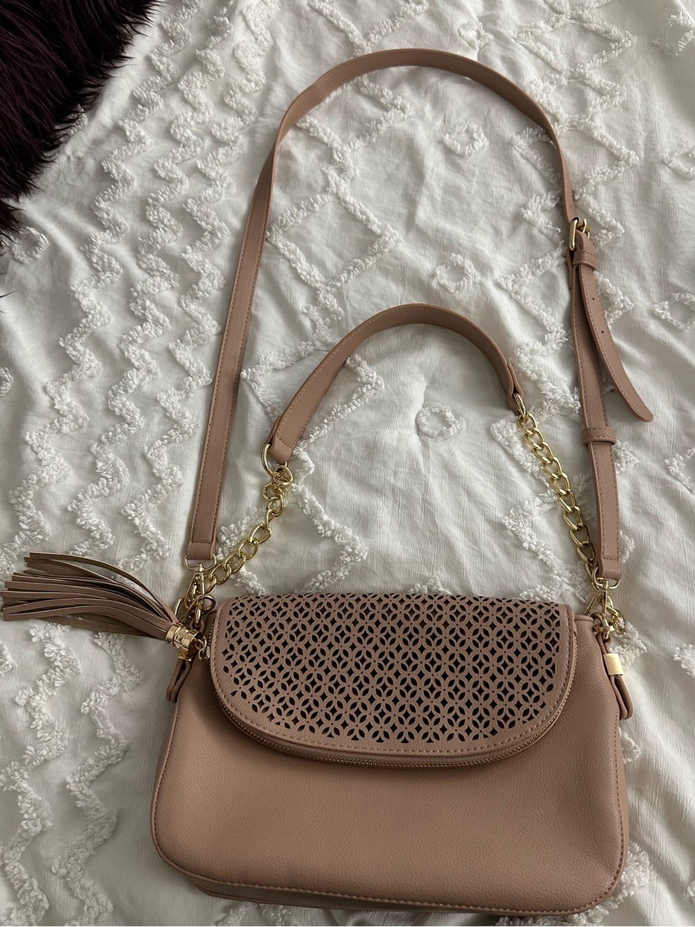 Women’s Beige Crossbody Bag with Tassel Accent